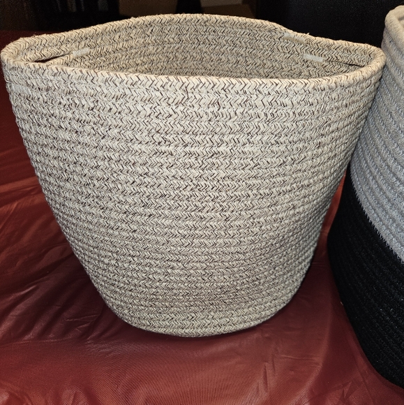 Rope Tote w/Handles N.W.T. Blk&Gray w/Extra Smaller Cream Woven Rope Basket - Picture 5 of 7